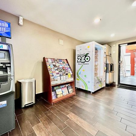 Days Inn & Suites By Wyndham Arlington Near Six Flags Εξωτερικό φωτογραφία