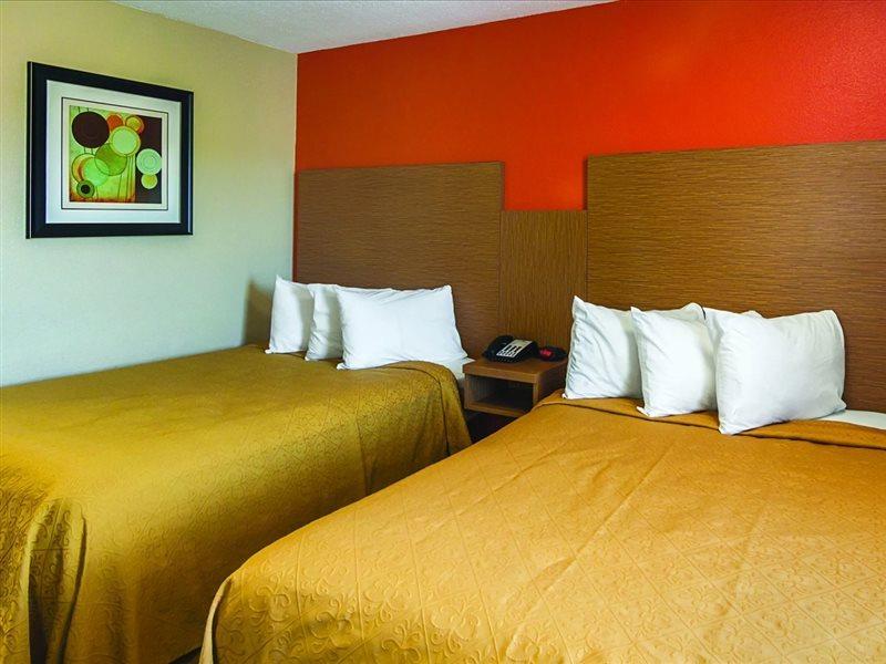 Days Inn & Suites By Wyndham Arlington Near Six Flags Εξωτερικό φωτογραφία
