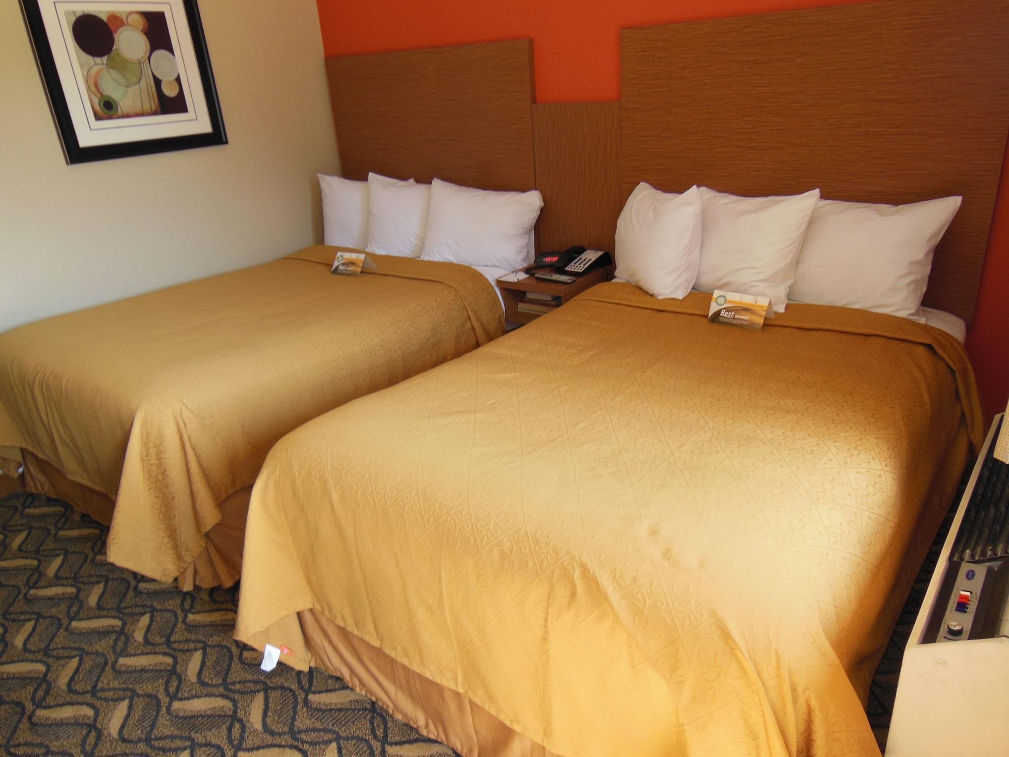 Days Inn & Suites By Wyndham Arlington Near Six Flags Εξωτερικό φωτογραφία
