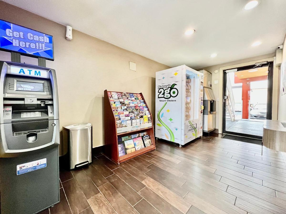 Days Inn & Suites By Wyndham Arlington Near Six Flags Εξωτερικό φωτογραφία