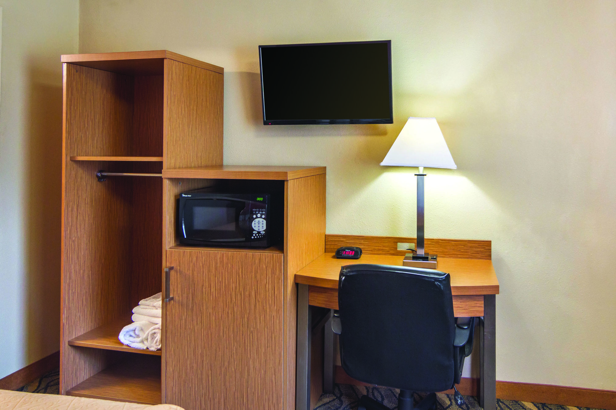Days Inn & Suites By Wyndham Arlington Near Six Flags Δωμάτιο φωτογραφία
