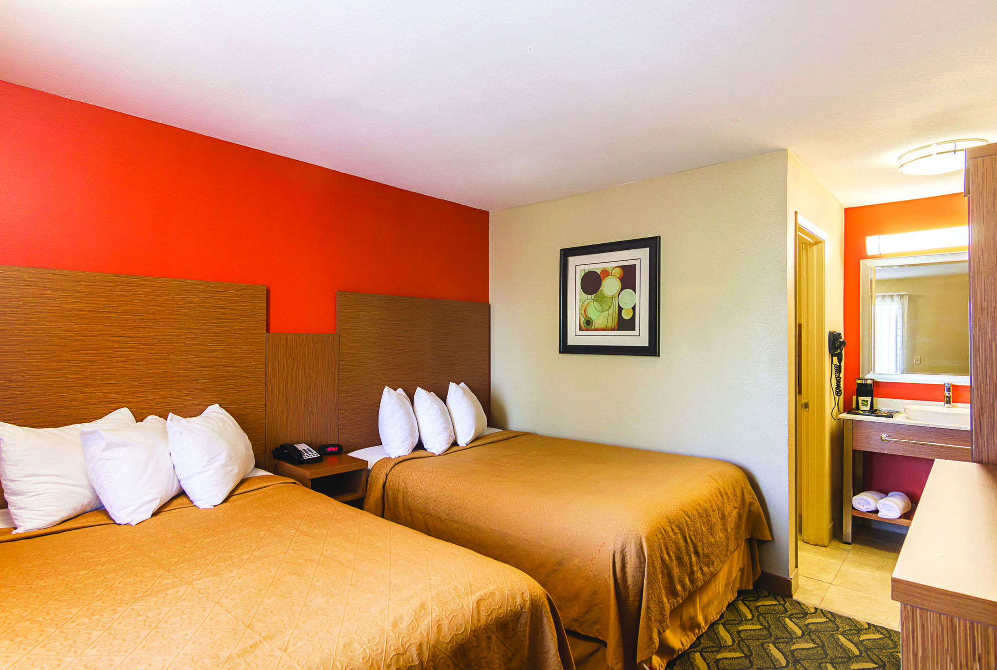 Days Inn & Suites By Wyndham Arlington Near Six Flags Δωμάτιο φωτογραφία
